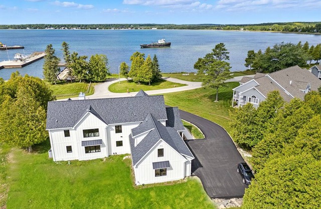 New Build Baileys Harbor-sunset view and pool table
