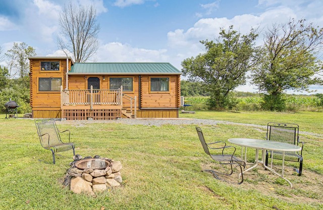 5 Mi to Susquehanna Boating! Secluded Log Cabin