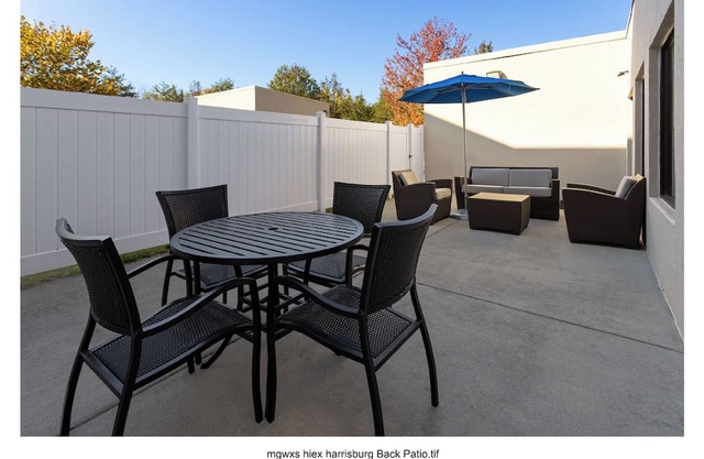 Charming 2-bedroom hotel with AC, Guest Laundry, and fitness room in Harrisburg
