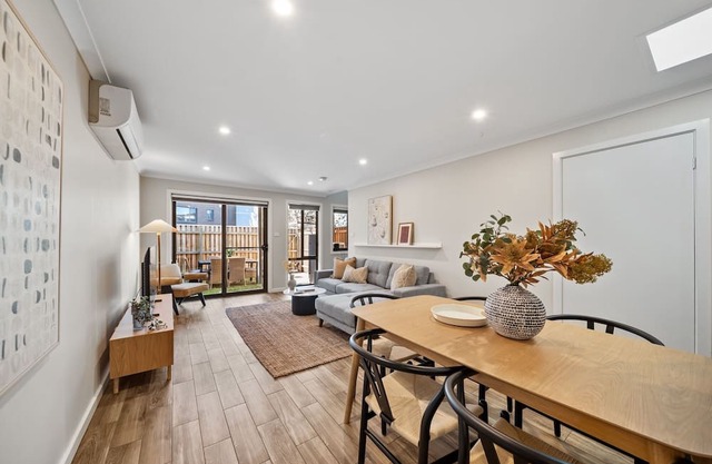 Stylish Townhouse with Private Courtyard