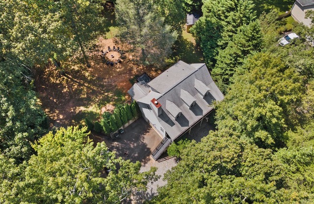 Grove Hill, Dahlonega