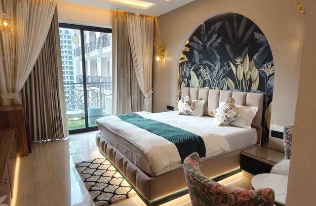 cozy studio apartment in omaxe hazrartganj