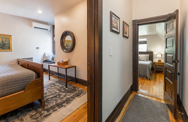 Marshall House Inn 2-Bedroom Suite, Walk Downtown