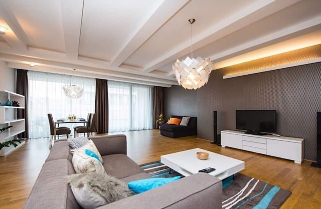 Urban Hideway - Bright apartment in Trendy Karlin