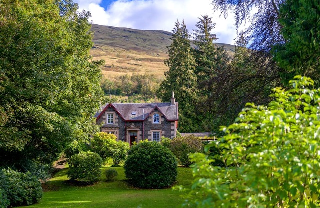 Mansefield House - a cottage that sleeps 10 guests in 5 bedrooms