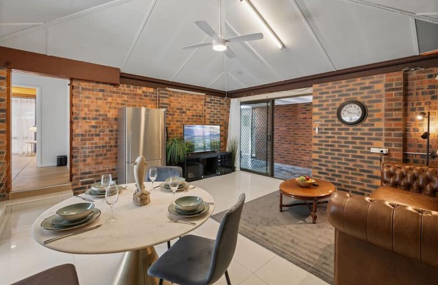 Modern 3-Bedroom Stay | Walk to Shops & Dining