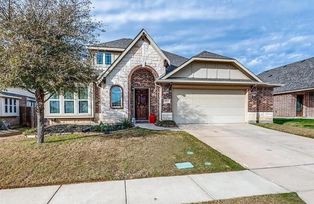 Charming 4-bedroom house with Greenbelt views in Oak Point