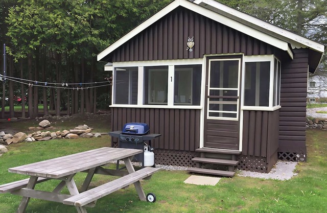2-Bedroom Cottage #1 - Ambleside