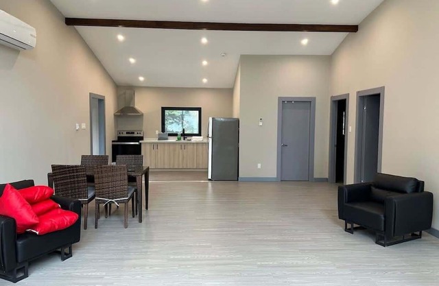 3-bedroom Lakefront Villa #2