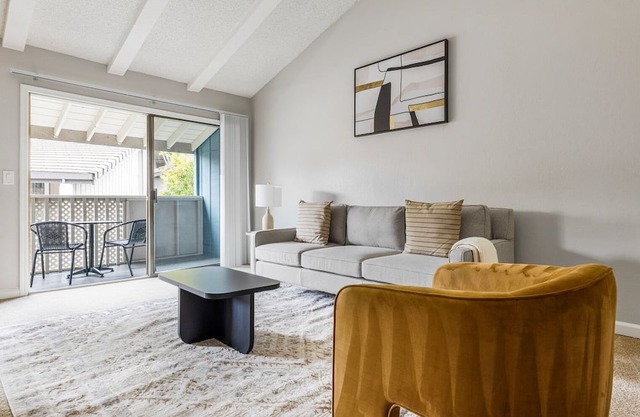 Blueground | West Valley, pool, nr Park