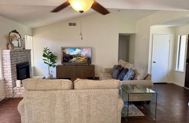 Bright & Airy Family Retreat 3 bedroom 2 bathroom