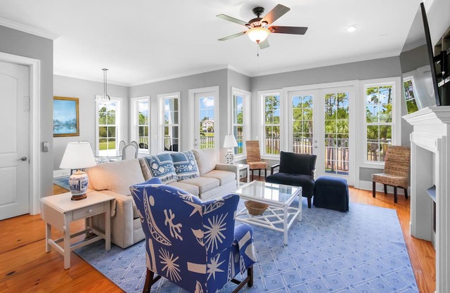 River Front Charming 3-bedroom house in brilliant St. Mary with Swimming pool