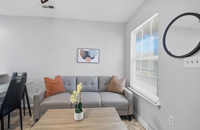 Bright Modern 1BR Retreat I Fitness Center