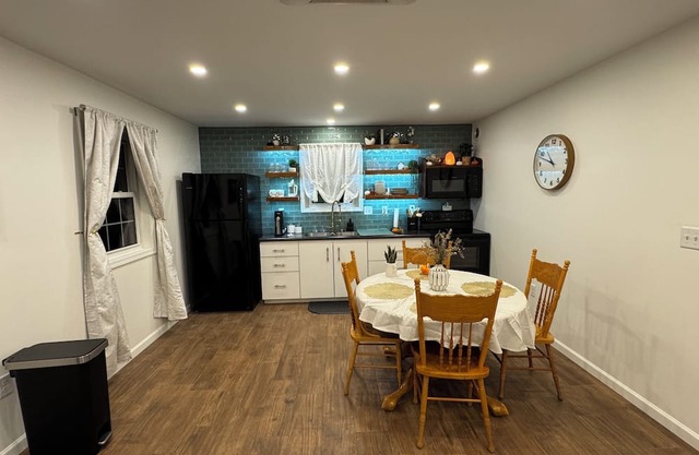 Charming guest suite only 3 miles from Sight & Sound Theater.