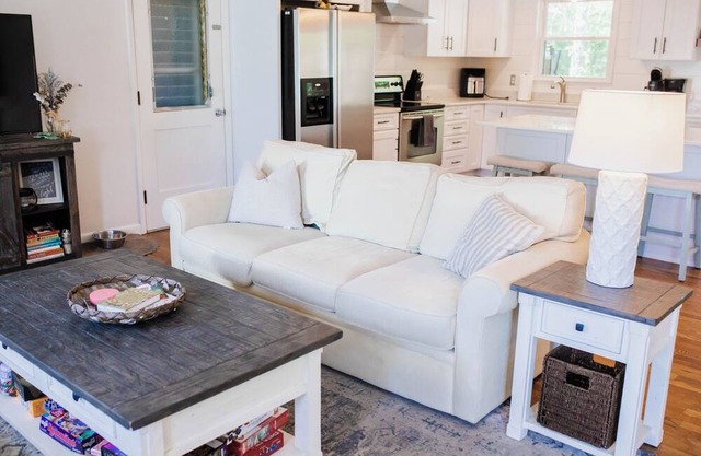 3BR Midtown Ranch. 15min to Wrighstville & Downtown