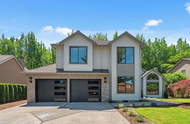 Luxury Retreat - NEW 4 BED/3 BATH Home close to Airport
