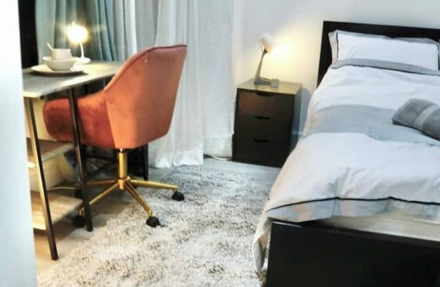 *Special Beautiful Studio Flat (Professional)