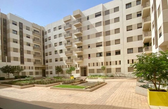 Fully equipped modern apartment in quiet residence, Near CMN airport