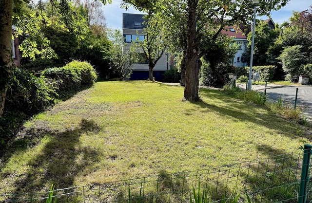3BR Villa w/Garden, Ping-Pong, Cinema, Parking
