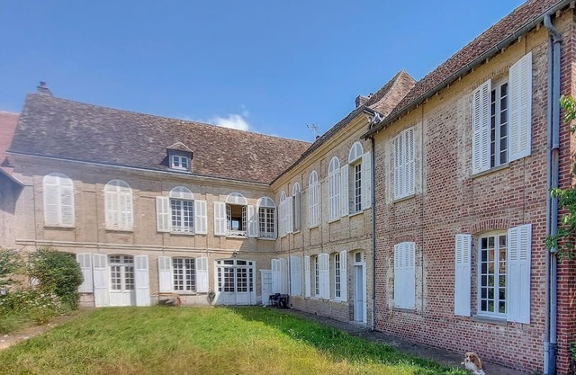 2 bedroom nice apartment in Les Andelys