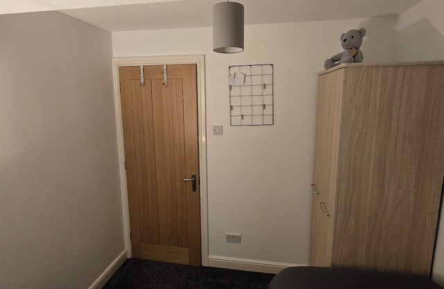 Cosy House on the hills of Carlton, 15 mins away from Nottingham City Centre