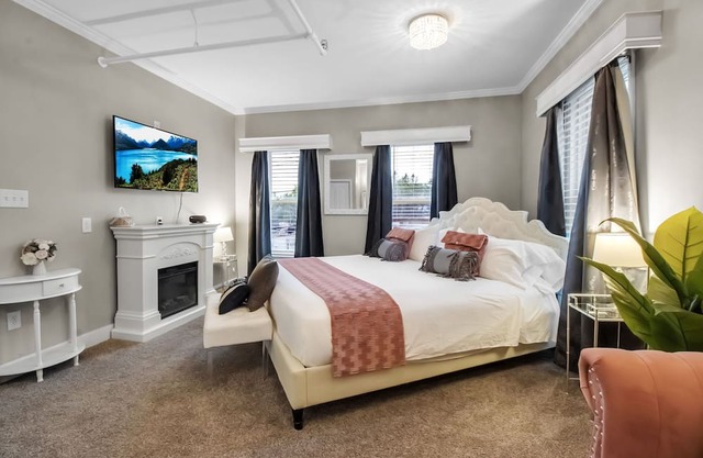 The Glam Room at The West End Inn