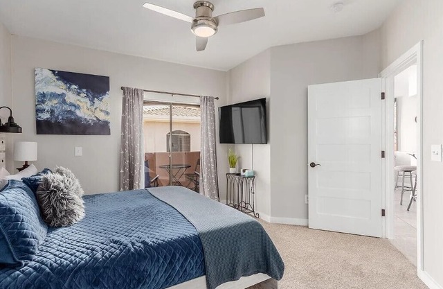 Designer 2BD/2BA in Gated Resort w/Pool & Gym