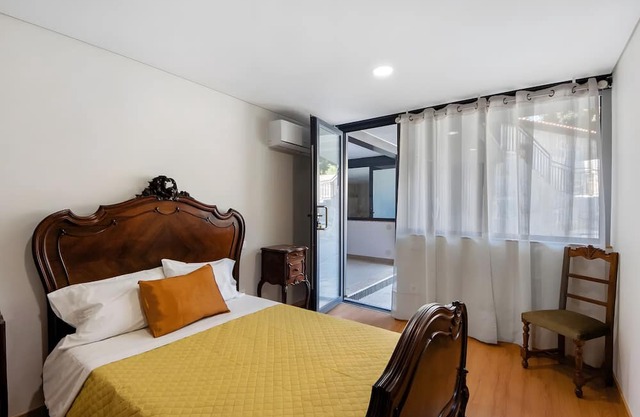 Room 'Quarto 2' with Mountain View, Wi-Fi and Air Conditioning