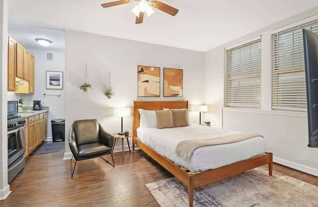 Trendy Studio Apartment in Chicago