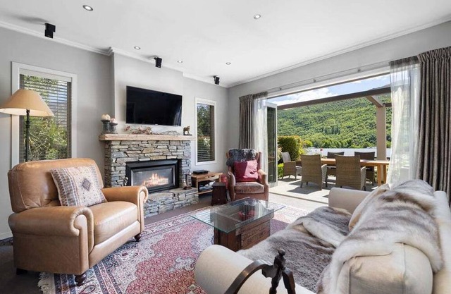 Luxury Away - Arrowbrae-Fireplace-Free Parking-BBQ