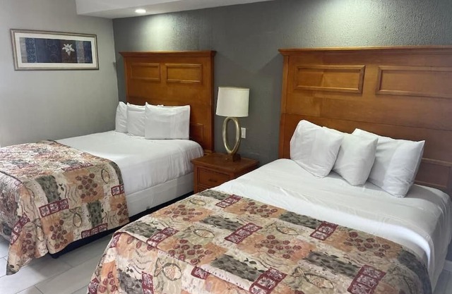 Spacious 4-bedroom villa in awesome Wildwood with WiFi.n All units combine