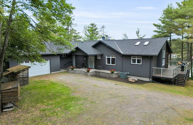 Silver Lake, Muskoka. 400 ft lake frontage. Near Gravenhurst, Dogs allowed
