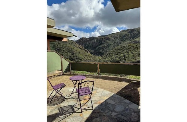 Canyon View Apartment minutes from MALIBU beaches