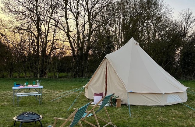 5m Bell Tents-Glamping in picturesque 6 acre feld tucked away in the countryside