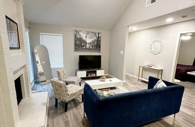 Ctrl+Alt +Relax - Cozy Work Stay house with WiFi, AC in Fort Worth