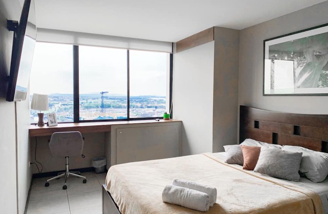 Cozy 1-bedroom apartment with WiFi, AC & wonderfull views in lovely Guayaquil