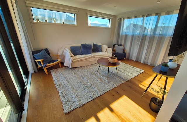 Modern Large Family Home at Lyall Bay Beach