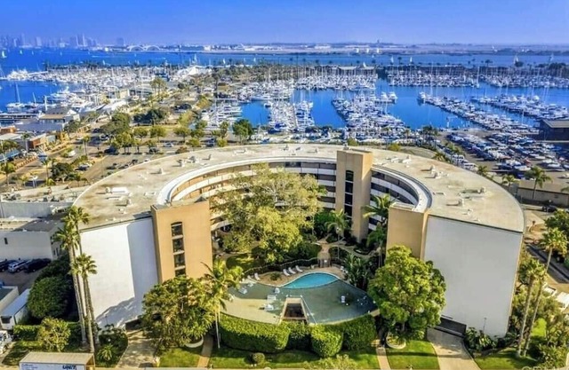Cozy 1-bedroom condo with fitness room, WiFi in pleasant San Diego