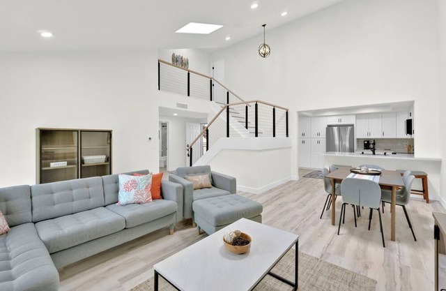Woodbridge Beachy & Bright Townhome