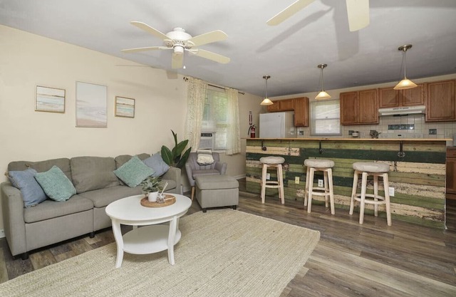 Cozy Shore Getaway - 8 Guests
