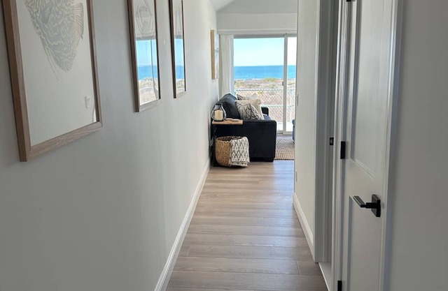 Cozy waterfront condo with WiFi, AC in charming Montauk