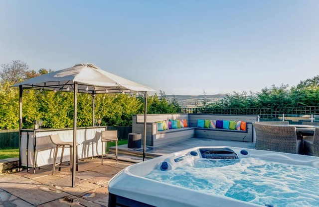 Woodland Retreat - 7 Bed/Hot Tub - Ideal for Hen Parties & Other Celebrations