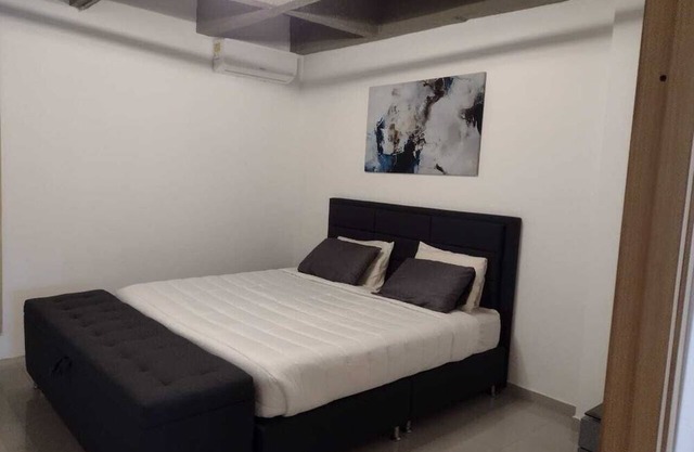 Spacious 3-bedroom apartment with AC, WiFi, Pool Table, Guest Friendly