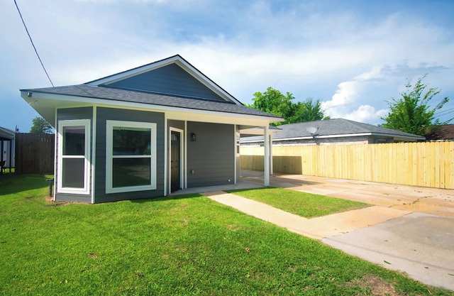 4/2 NEW COZY HOME in the heart of Gonzales, La.