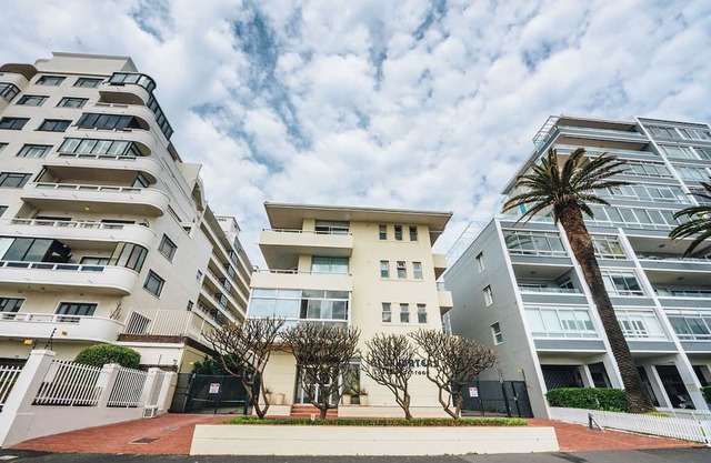 Blue waters beachside studio 50m from the sea