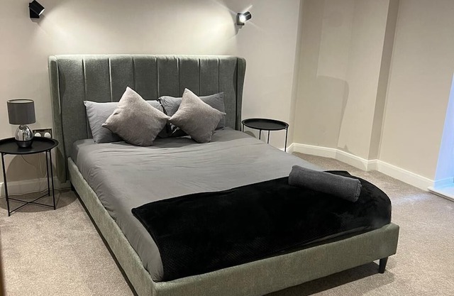 Corporate Suite | PS5 + 55" inch Smart TV