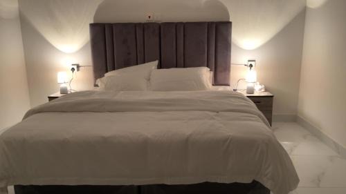 غرفة وصالة أنيقة