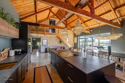 Stunning 8 Bedroom, 4 Bathroom, Barn Conversion