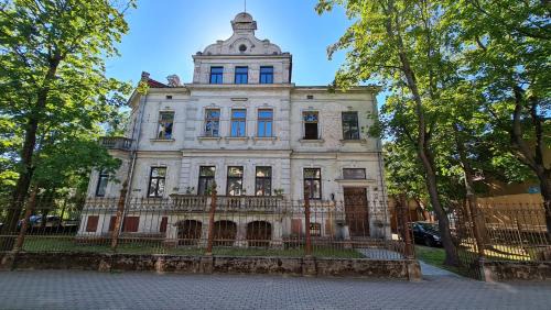 Kleinenberg's villa apartment