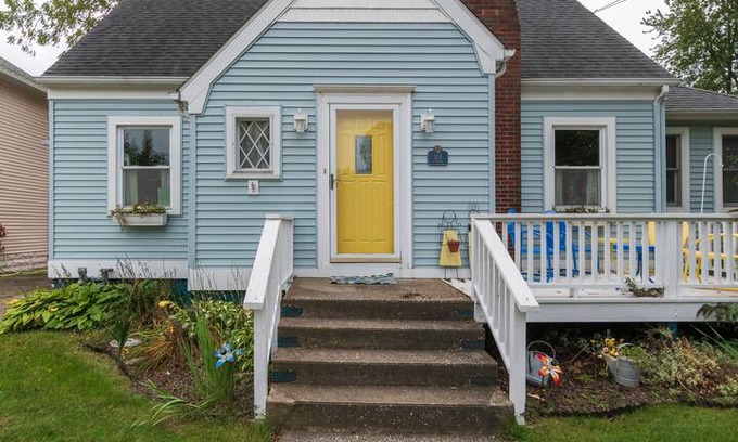 South Haven House | Blue Moon Cottage - 3 Night Minimum